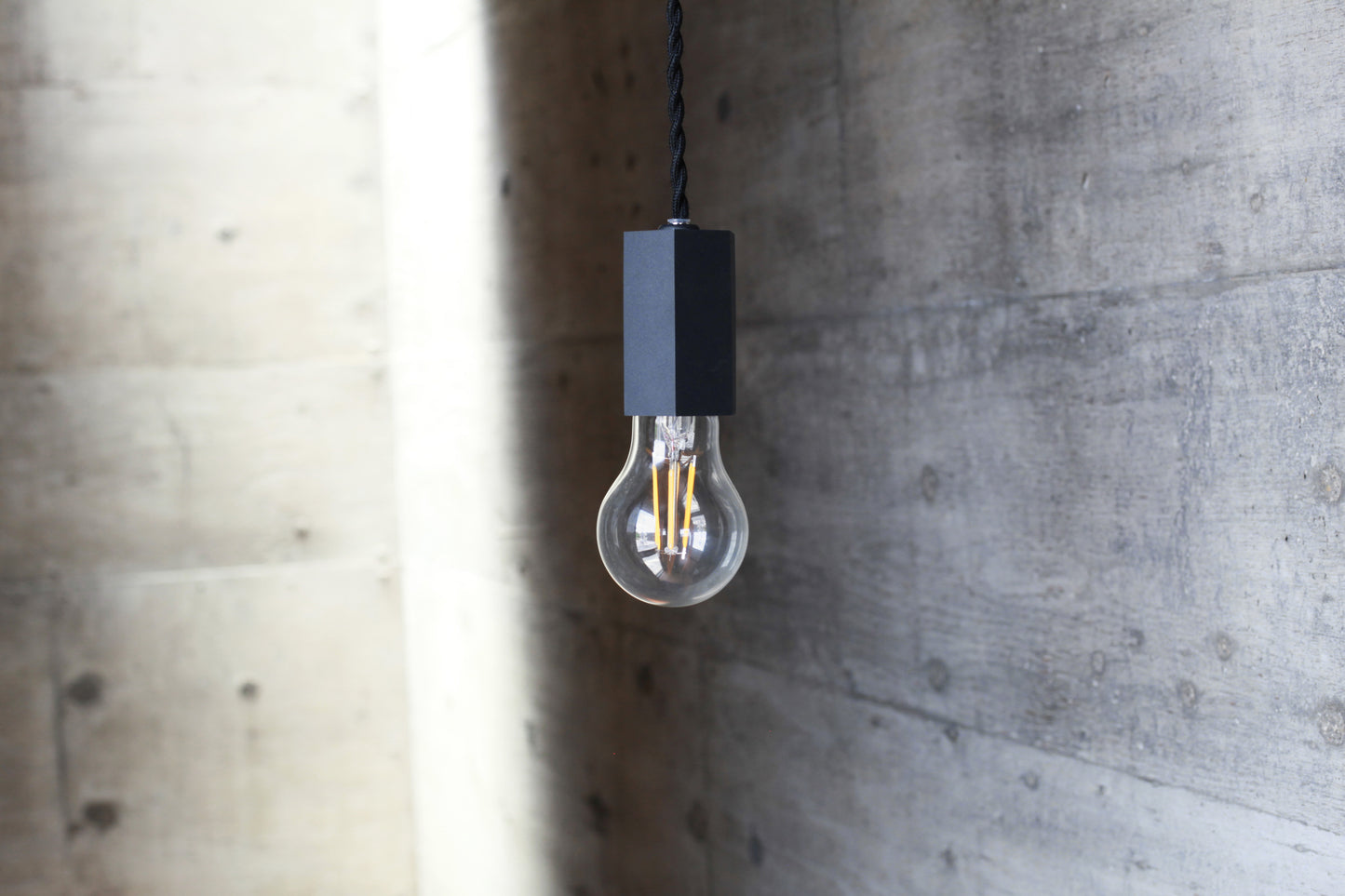Pendant Light S / L (真鍮黒染め 六角)
